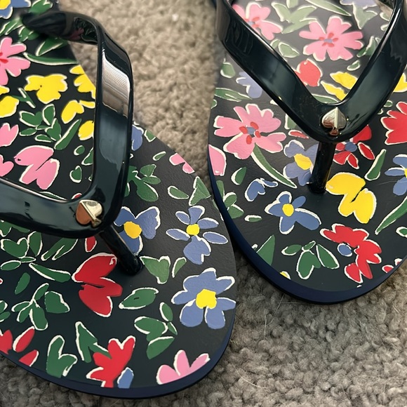 NWT kate spade new york floral flatbush sandals - Picture 3 of 5